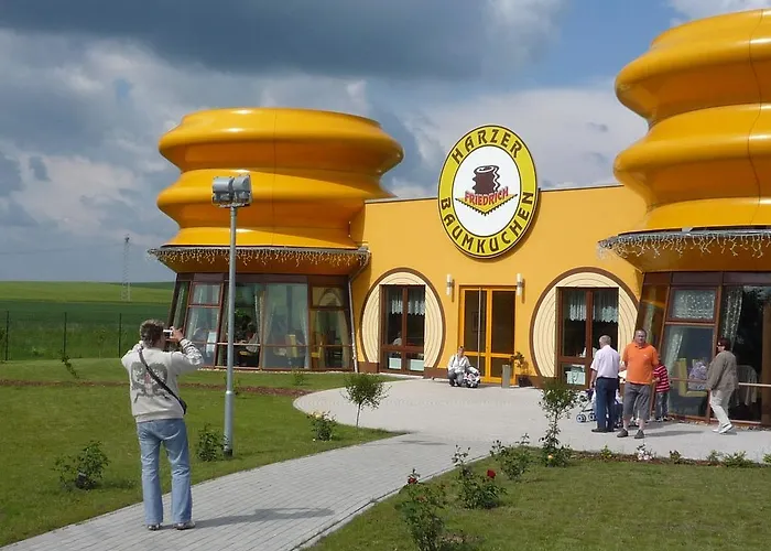 Regiohotel Schanzenhaus - #wellnessbereich #naturauszeitharz #ruhigamwald #freeparking מלון ורניגרוד